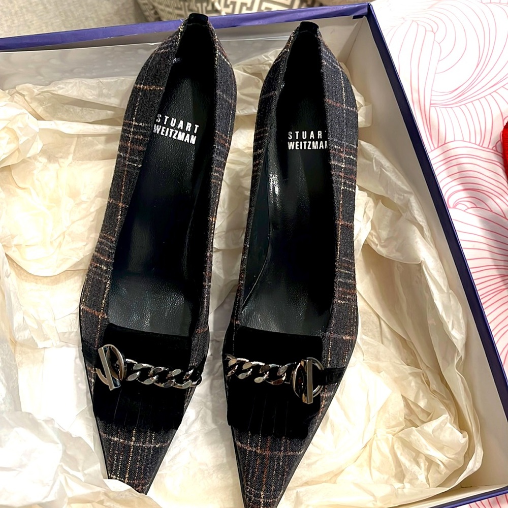Stuart Weitzman size 7.5 medium never worn kitten heel shoes